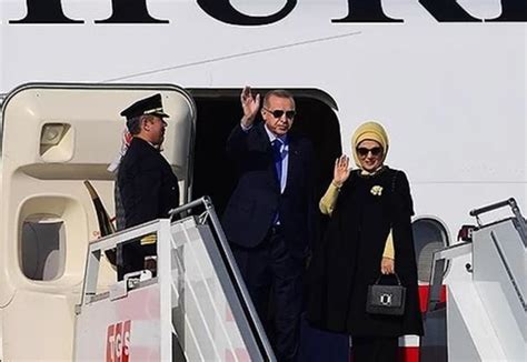 Emine Erdoğan'ın çantası 'çakma' iddiası .